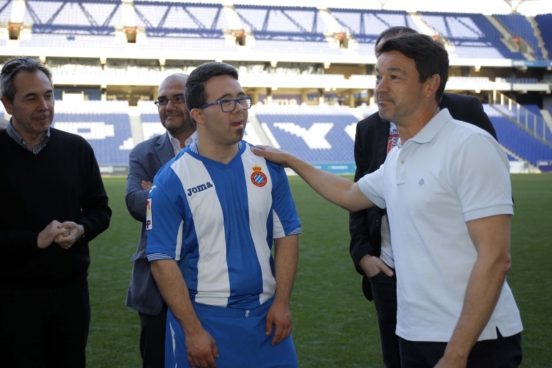 Jornada solidaria Espanyol BBVA y Femarec con Eloy Perez