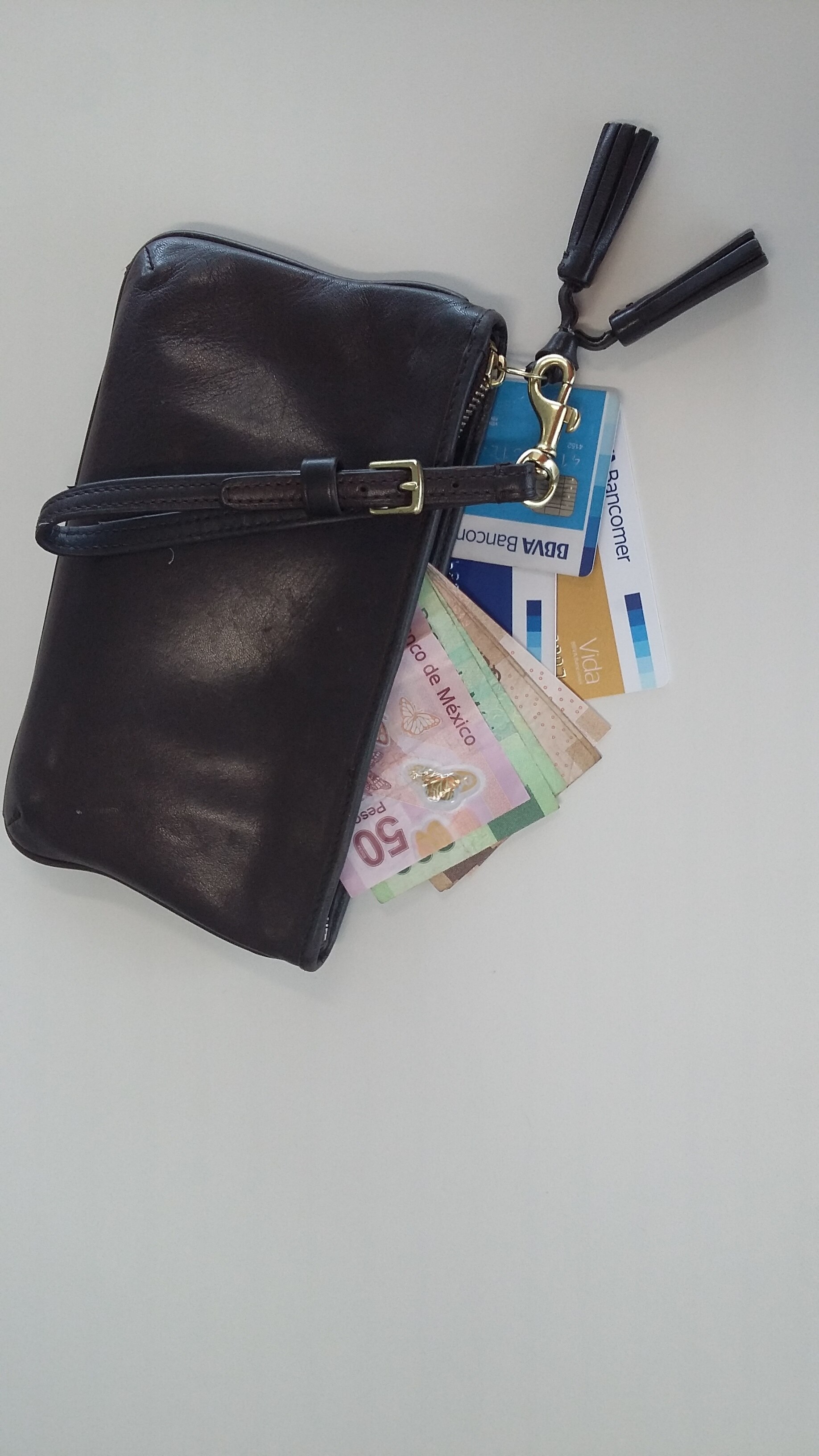 artera cafe con billetes pesos y tarjetas BBVA Bancomer2 artera cafe con billetes pesos y tarjetas BBVA Bancomer2