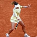 Garbiñe, durante su partido de octavos de final de Roland Garros ante Kuznetsova | Foto: EFE