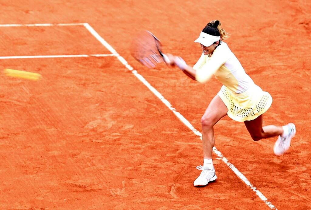 Garbiñe, durante su partido de octavos de final de Roland Garros ante Kuznetsova | Foto: EFE Garbiñe, durante su partido de octavos de final de Roland Garros ante Kuznetsova | Foto: EFE