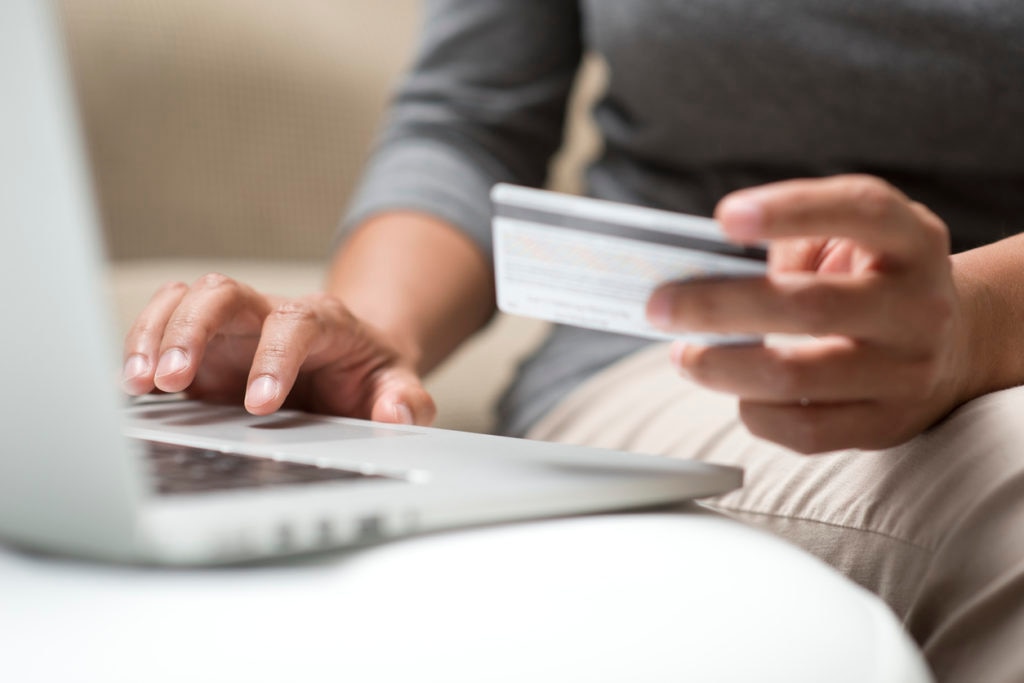ordenador tarjeta pago ecommerce online recurso bbva