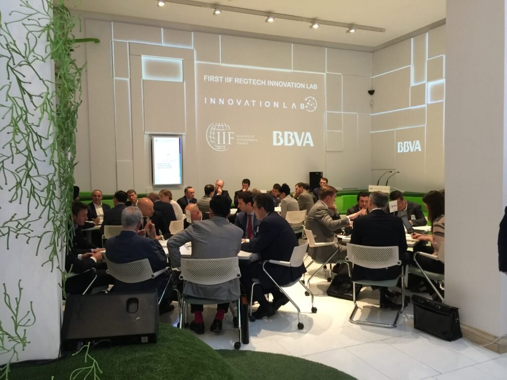 innovation-lab-regtech-tecnologia-fintech-big-data-blockchain-finanzaspeople-reunion-recurso-BBVA innovation-lab-regtech-tecnologia-fintech-big-data-blockchain-finanzaspeople-reunion-recurso-BBVA