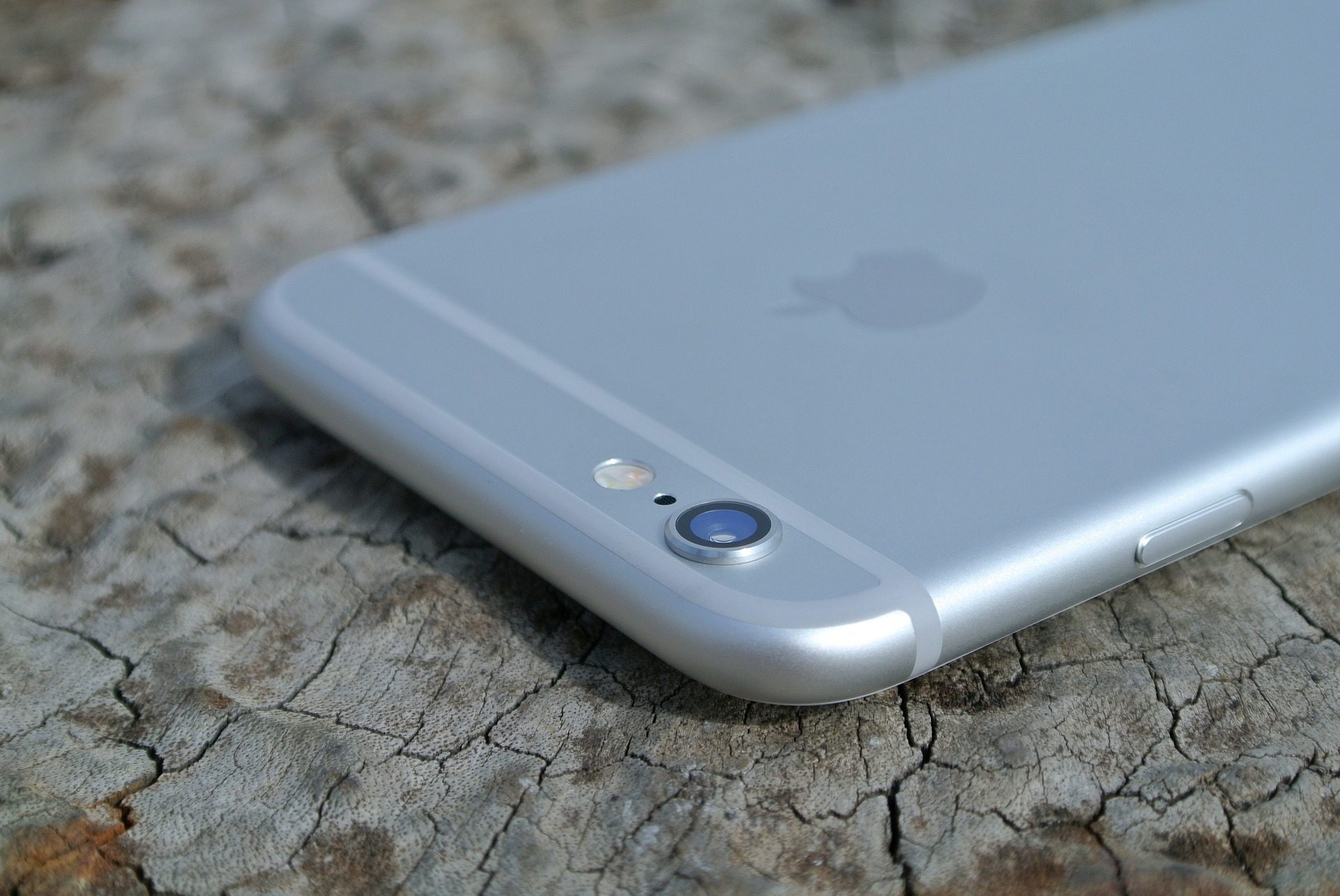 iphone-apple-smartphone-bbva