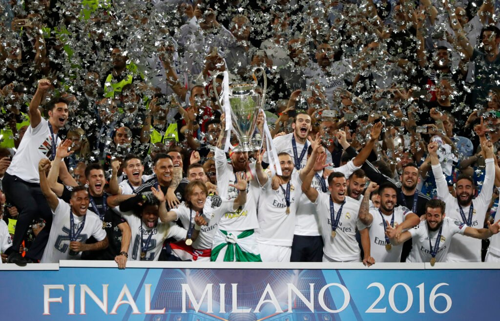 El Real Madrid alza al cielo de Milán la Undécima | Foto: EFE El Real Madrid alza al cielo de Milán la Undécima | Foto: EFE