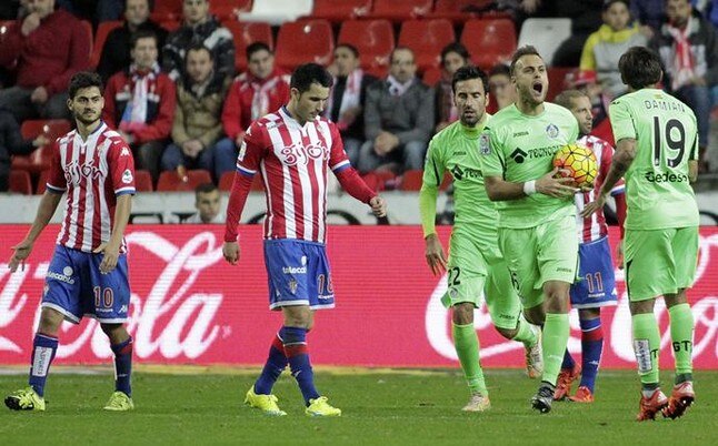 Sporting y Getafe, durante un partido de la Liga BBVA | Foto: EFE