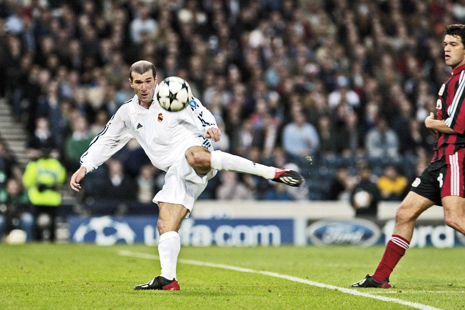 Fotografía de Zinedine Zidane volea gol final Champions League 2002 (Foto: realmadrid.com)