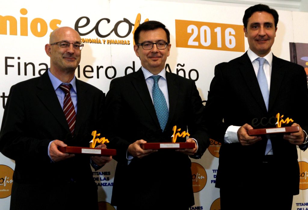 Fernando Alonso recoge el Premio Ecofin