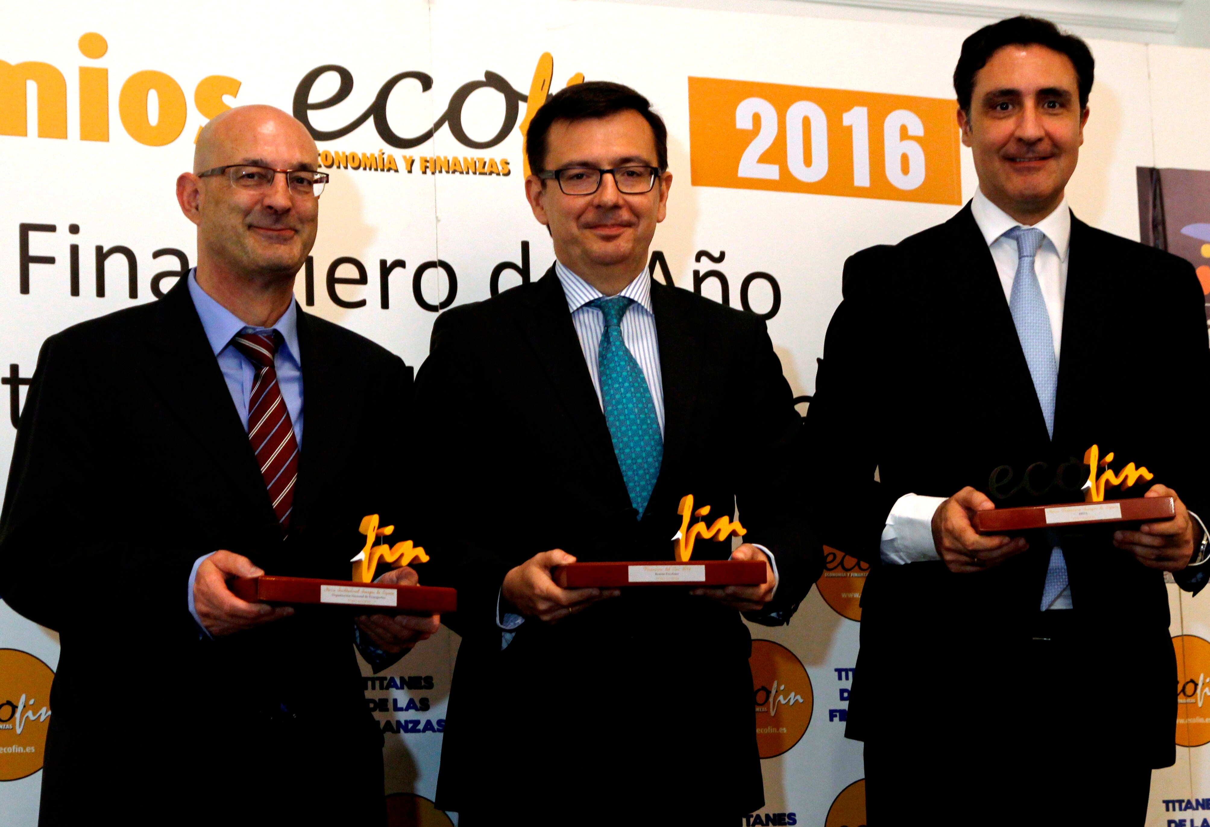 Fernando Alonso recoge el Premio Ecofin