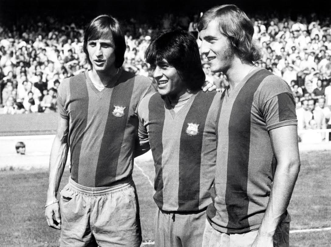 Johan Cruyff, Hugo Sotil y Johan Neeskens en el F.C. Barcelona fútbol Fotografía de Johan Cruyff, Hugo Sotil y Johan Neeskens en el F.C. Barcelona fútbol BBVA