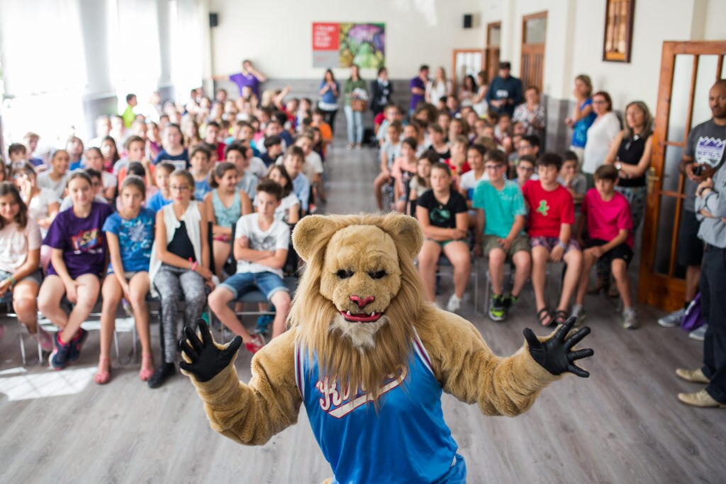 Sacramento Kings, Slamson the Lion, Tarragona, NBA, BBVA Day, 2016 La mascota de los Sacramento Kings en Tarragona
