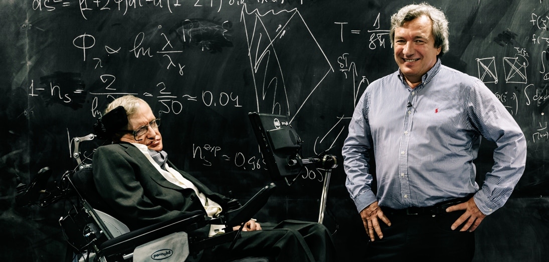 Imagen de Stephen Hawking y Viatcheslav Mukhanov, premio Fundación BBVA Fronteras del Conocimiento en la Universidad de Oxford