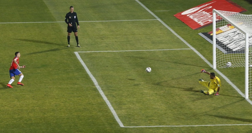 Alexis anotó el penalti decisivo en la final de la Copa América 2015 | Foto: EFE Alexis anotó el penalti decisivo en la final de la Copa América 2015 | Foto: EFE