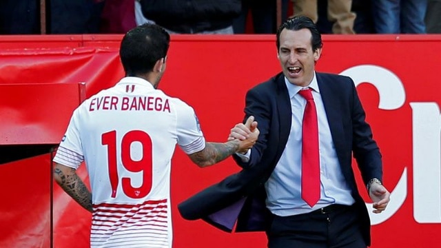 Emery, con Banega durante un partido del Sevilla en la Liga BBVA | Foto: EFE