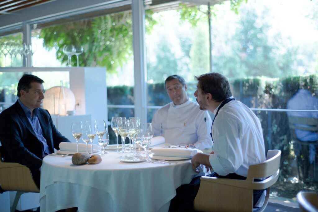 Los hermanos Roca en El Celler de Can Roca Fotografía de los hermanos Roca en El Celler de Can Roca