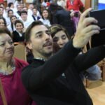 Fotografía Jordi Roca se saca una foto con los asistentes a la masterclass organizada por BBVA en chile