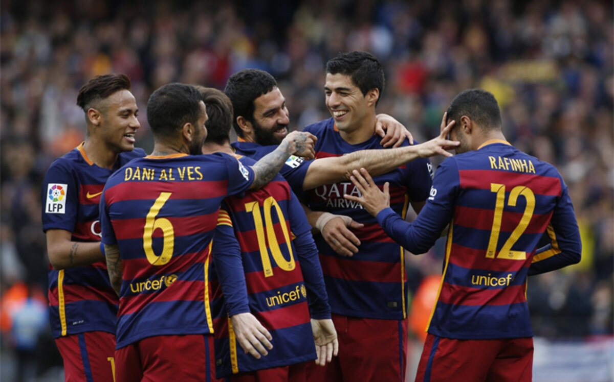 Los jugadores del F.C. Barcelona celebran un gol en Liga BBVA: Neymar, Messi, Alves, Arda Turan, Luis Suárez, Rafinha. / BBVA. Foto: EFE Fotografía de Los jugadores del F.C. Barcelona celebran un gol en Liga BBVA