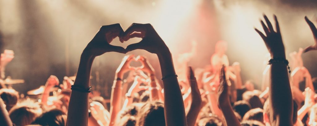 people-enjoying-rock-concert-with-heartshape-hand-gesture, festival, celebración
