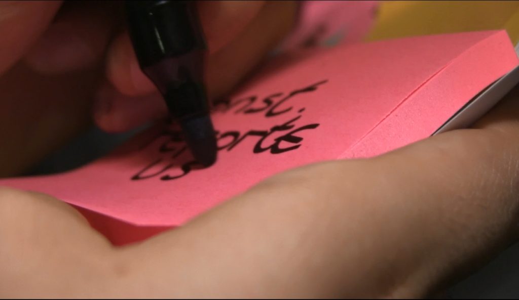 Fotografía de Post it Rosa, BBVA Continental, Perú, planificación trimestral, agile, scrum