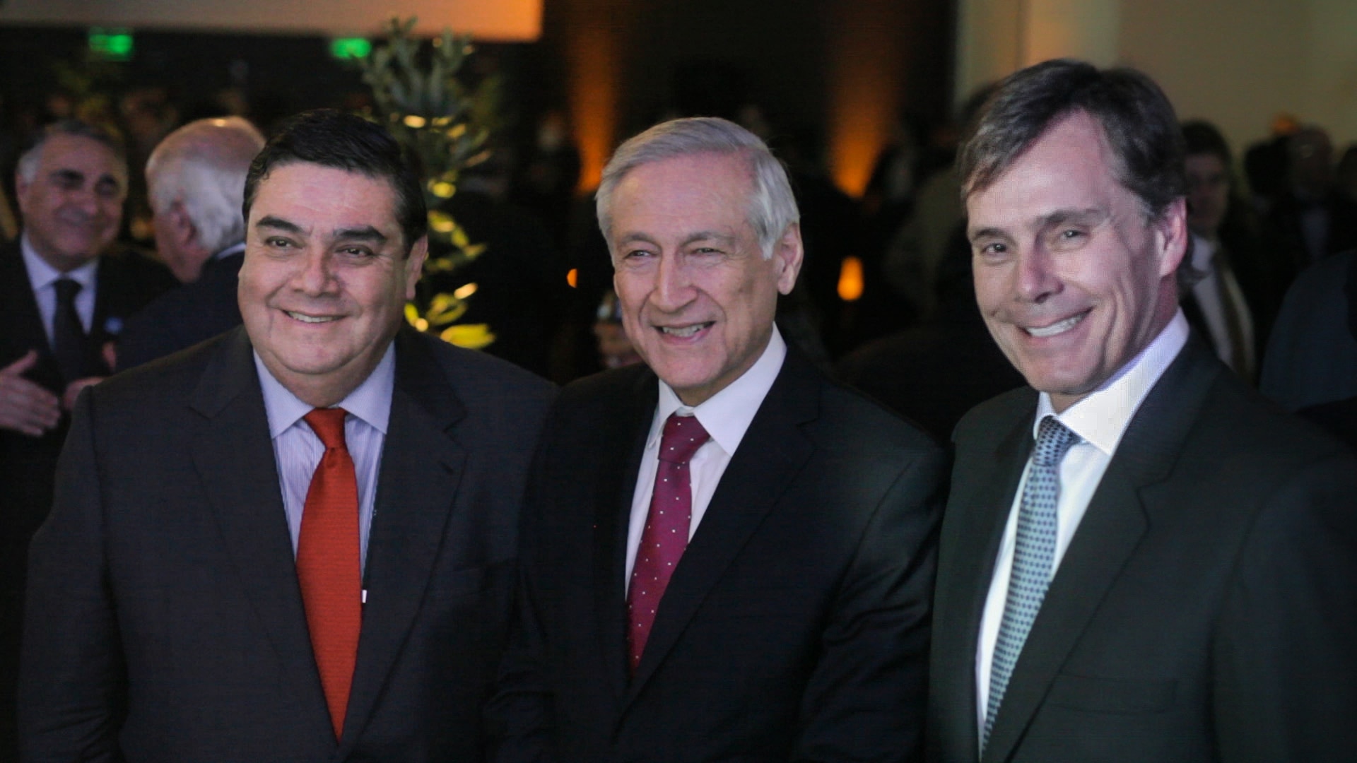 Alberto Salas, Presidente CEAP Chile; Ministro de RREE de Chile, Heraldo Muñoz y country manager de Grupo BBVA Chile, Manuel Olivares.
