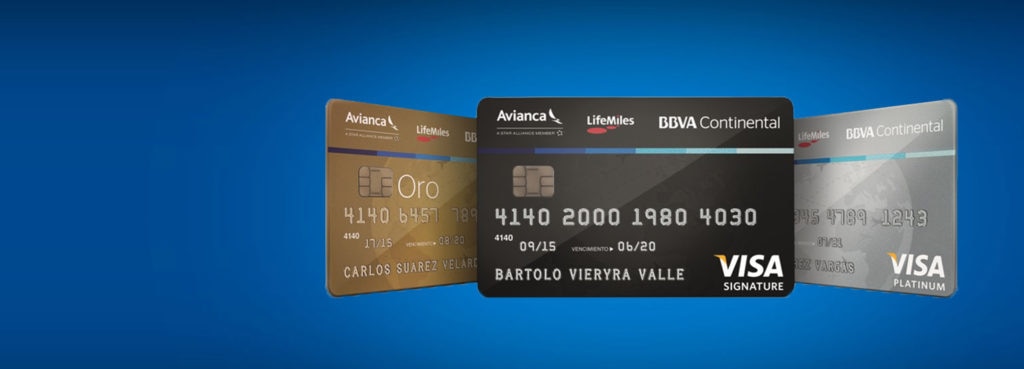 Fotografía de tarjetas de crédito de BBVA Continental.