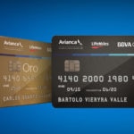 Fotografía de tarjetas de crédito de BBVA Continental.