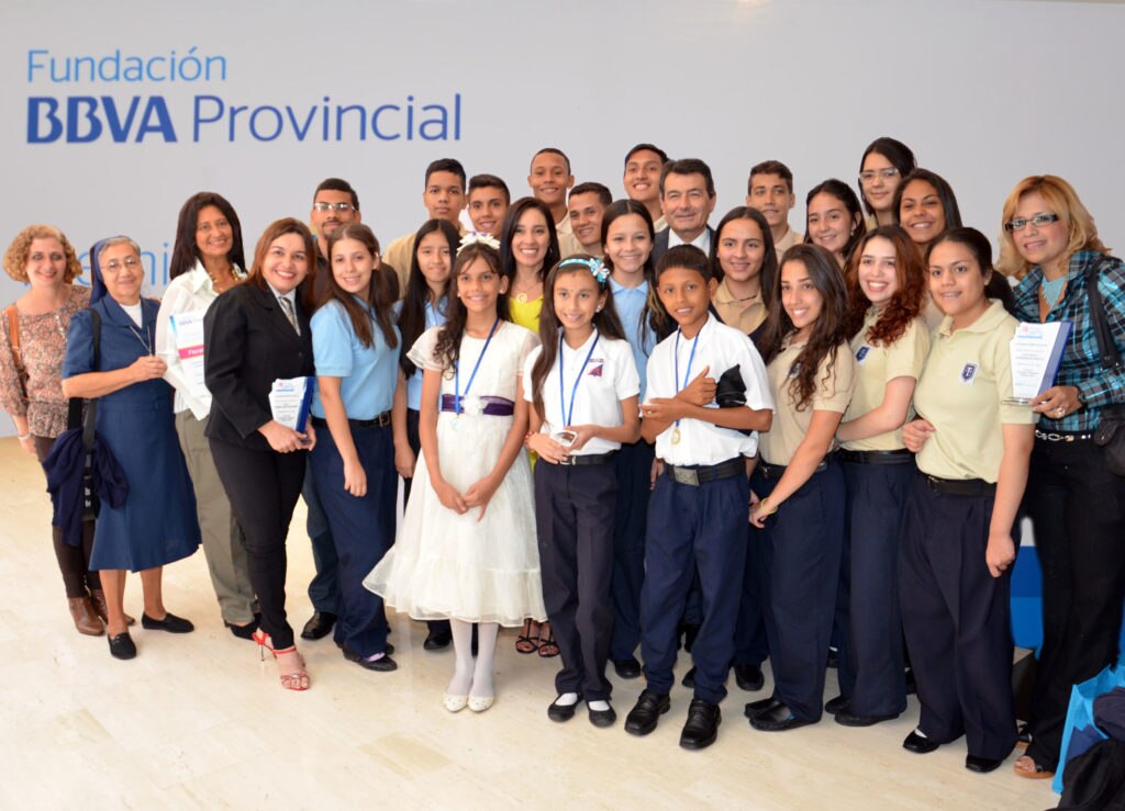 La Fundación BBVA Provincial celebró por segundo año consecutivo el acto de entrega de sus premios “adelante con la educación”
