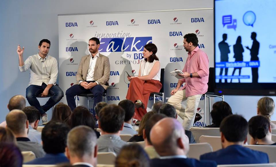 Jóvenes emprendedores cuentan su experiencia en Innovation Talks by BBVA de Grupo Joly Fotografía de Innovation Talks Sevilla emprendimiento innovacion BBVA