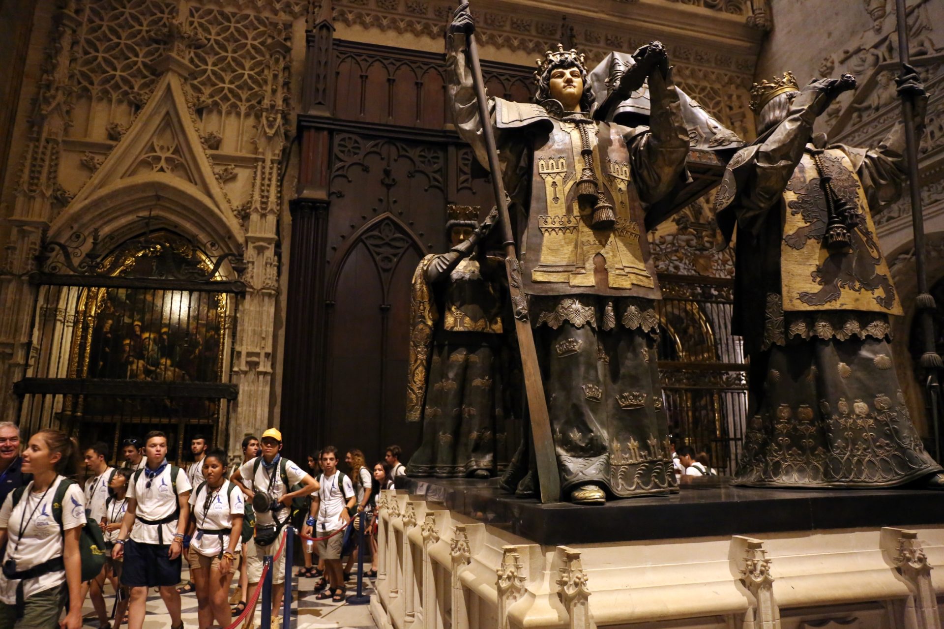 La Ruta BBVA en la tumba de Cristóbal Colón en la catedral de Sevilla