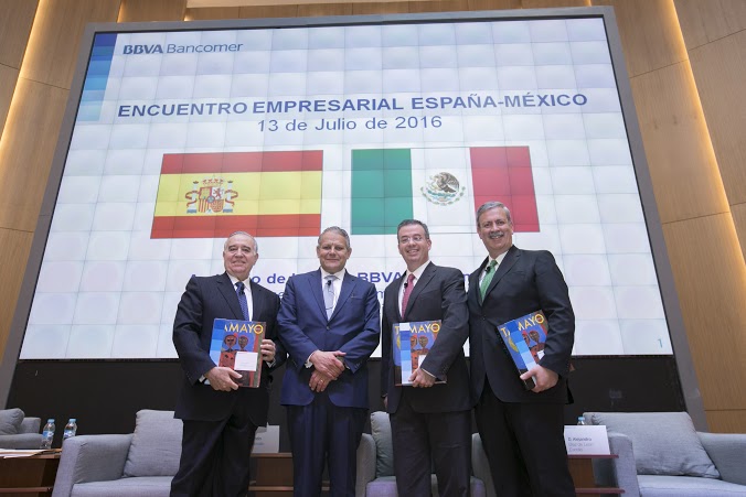 El Presidente de BBVA Bancomer, Luis Robles; el Director General del Banco Nacional de Comercio Exterior (Bancomext), Alejandro Diaz de León; el Director General de ProMéxico, Francisco N. González; y el Presidente del Consejo Empresarial Hispano Mexicano,Valentín Díez Morodo Cuatro ponentes expusieron la situación económica y las oportunidades de negocios a la Misión Empresarial de España que visita la Ciudad de México.