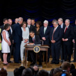 Obama firma la Ley Dodd-Frank