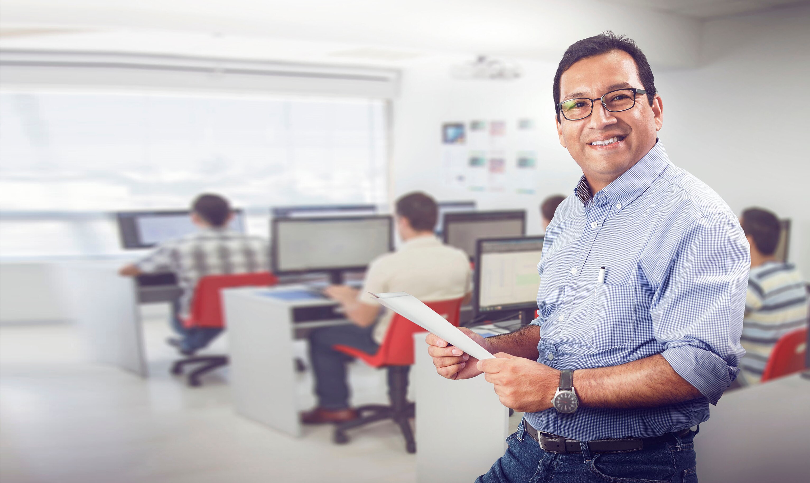 Romel Flores Buenaventura, de la empresa Macrotec Trainning Center, fue ganador de BBVA Camino al Éxito 2015 en la categoría Innovación. Fotografía de Romel Flores Buenaventura, de la empresa Macrotec Trainning Center, ganador de BBVA Camino al Éxito 2015 en la categoría Innovación.