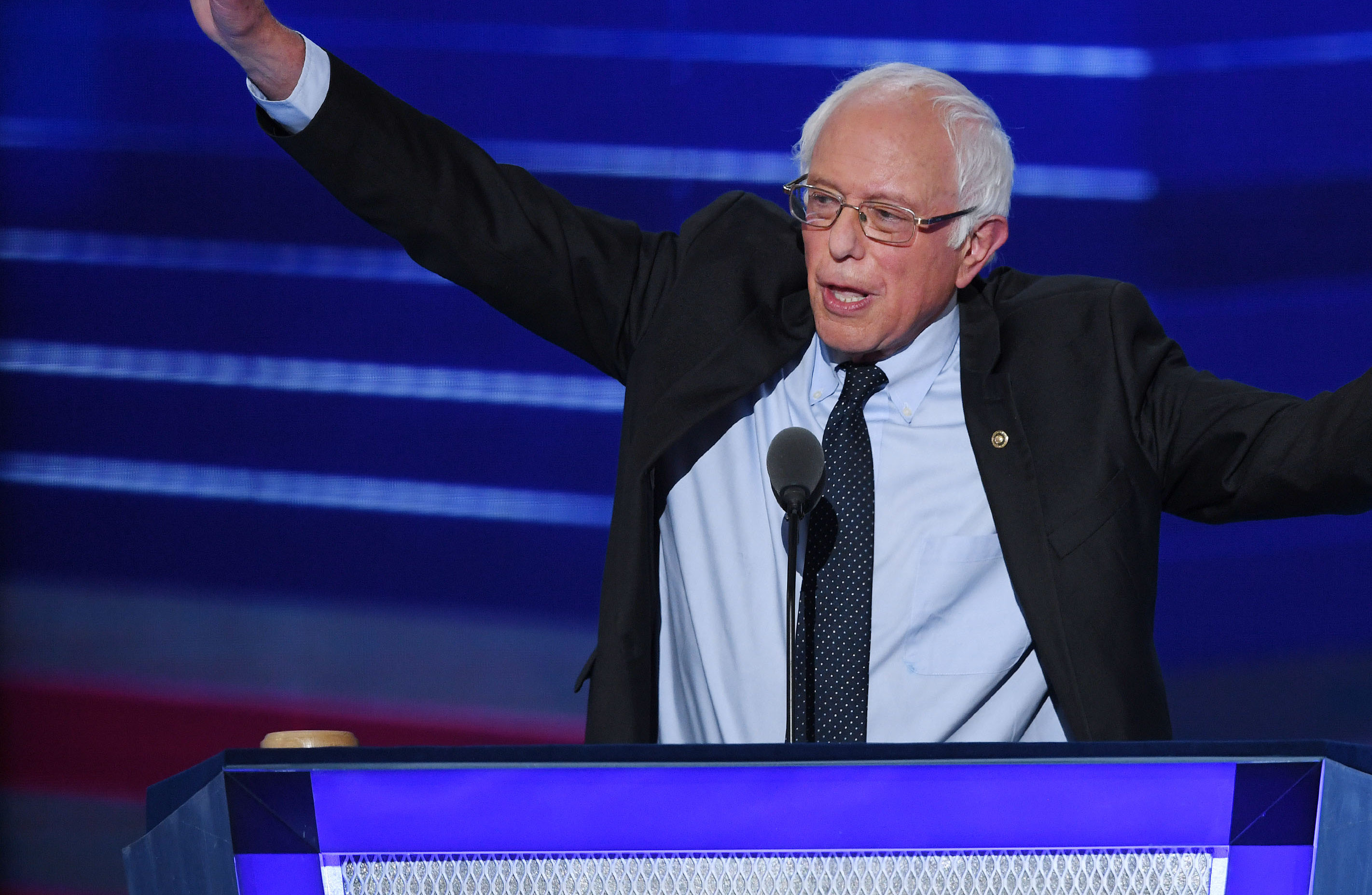 Bernie Sanders pidió el voto para Hillary Clinton ayer en la convención demócrata de EE.UU. Bernie Sanders pidió el voto para Hillary Clinton ayer en la convención demócrata de EE.UU.