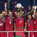 Cristiano levanta la primera Eurocopa de Portugal | Foto: EFE