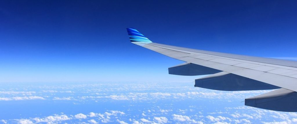 Viajar en avión recurso móvil wifi