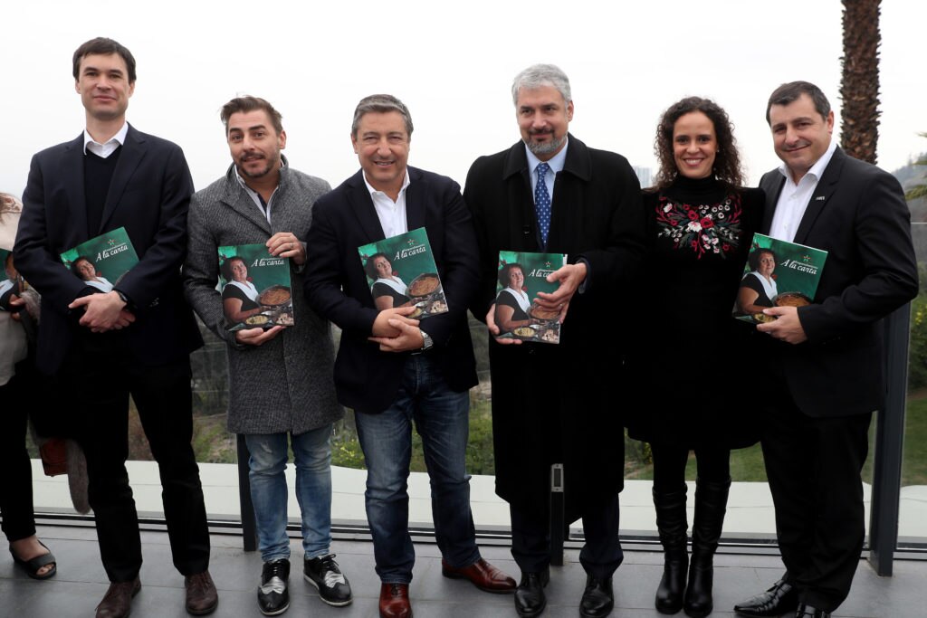 Fotografía de los hermanos Roca durante la presentación del Libro Fondo Esperanza Fotografía de los hermanos Roca durante la presentación del Libro Fondo Esperanza