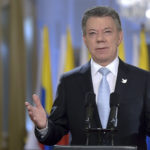 PRESIDENTE SANTOS AGRADECE A SUS ANTECESORES ESFUERZOS POR CONSEGUIR LA PAZ