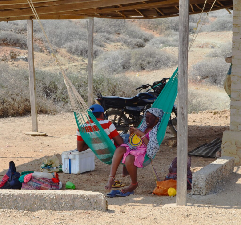 Dia tipico de una familia guajira, en Colombia Dia tipico de una familia guajira, Colombia