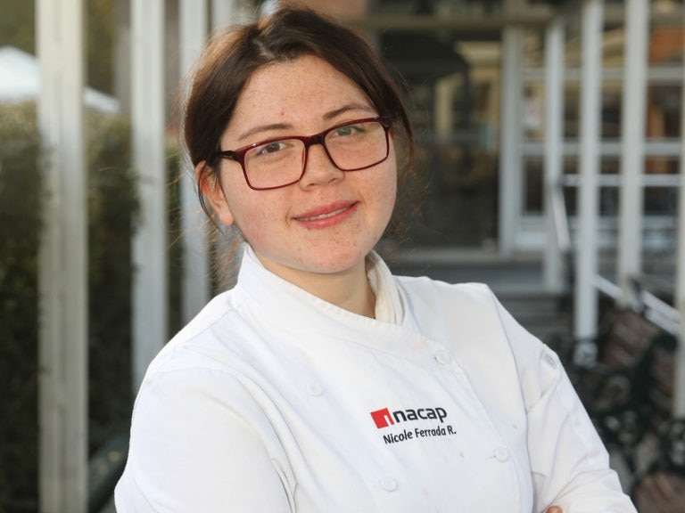 Fotografía de Nicole Ferrada estudiante chilena que asistirá durante la Gira BBVA- El Celler de Can Roca 2016 ©Ernesto Zelada - Xpress Media