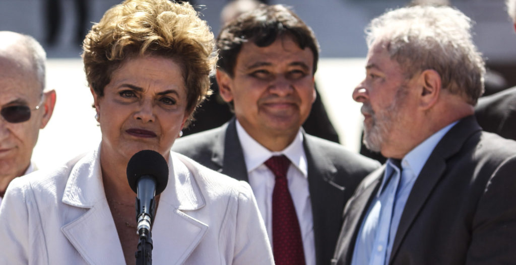 La presidenta de Brasil, Dilma Rousseff, suspendida de su cargo. La presidenta de Brasil, Dilma Rousseff, suspendida de su cargo.