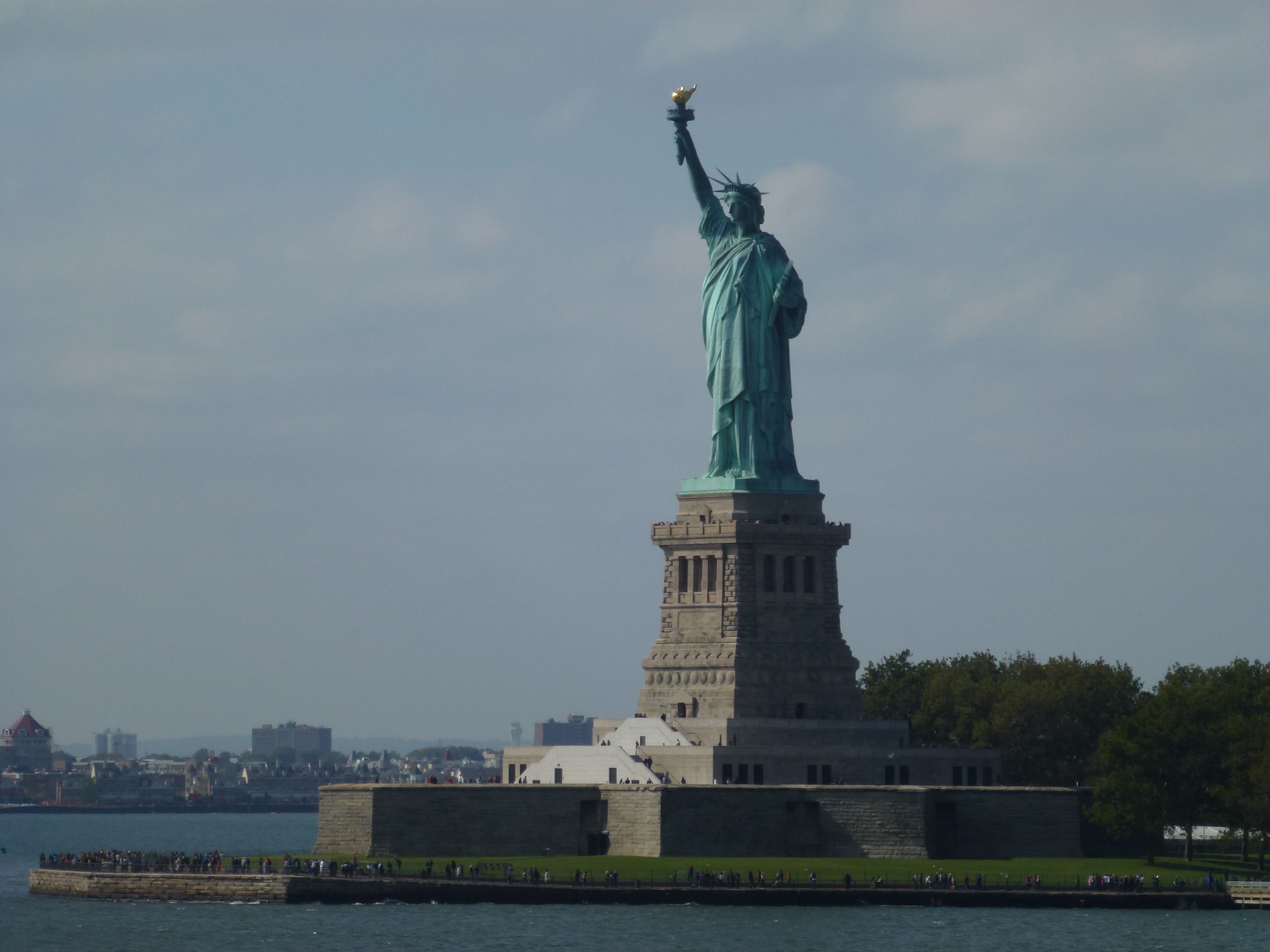 Fotografía de la Estatua de la libertad desde el ferry por Miriam Blanco