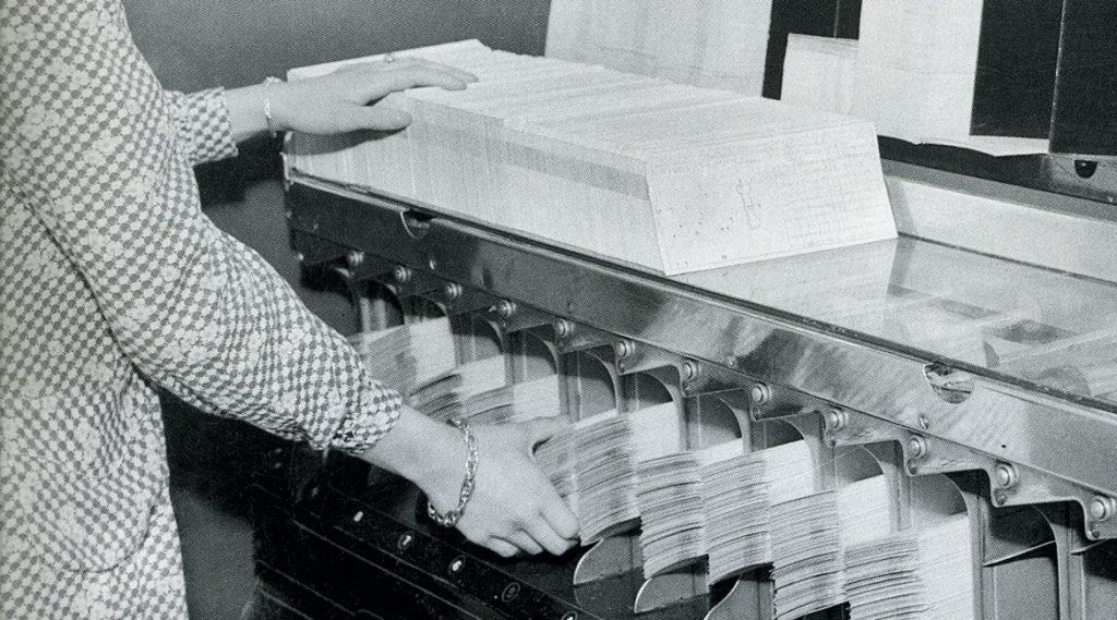 Fotografía de 1967 Bancomer Incia en México los primeros proceso de automatizacóión de los sistemas BBVA