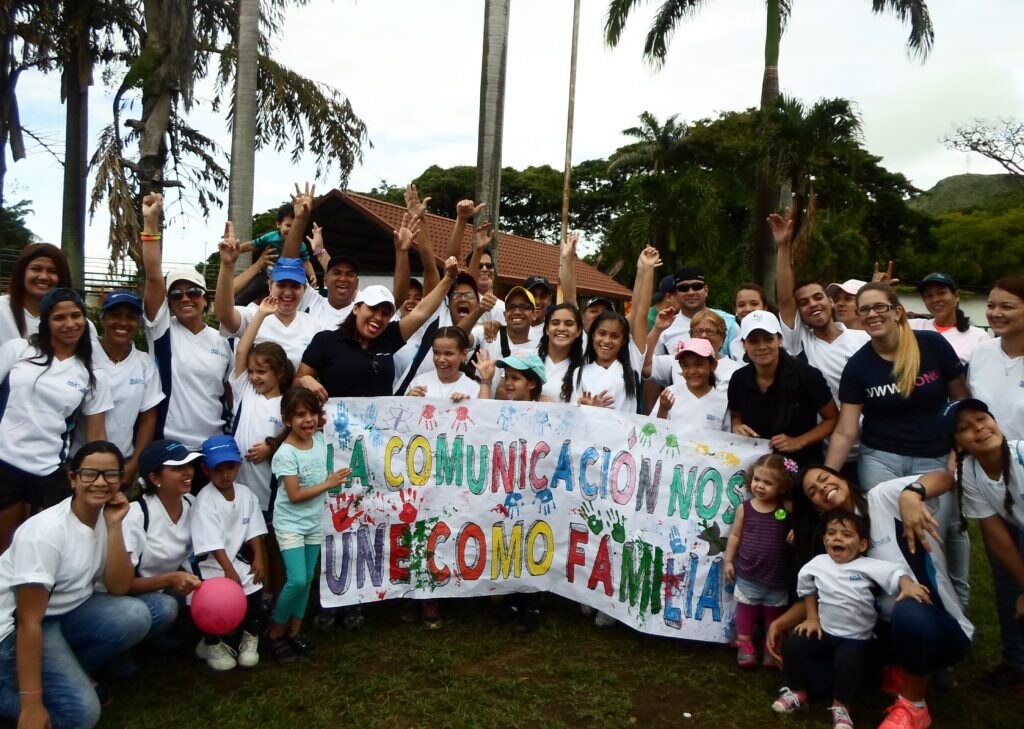 Empleados de BBVA Provincial y sus familiares reunidos en las Jornadas realizadas en Maracay