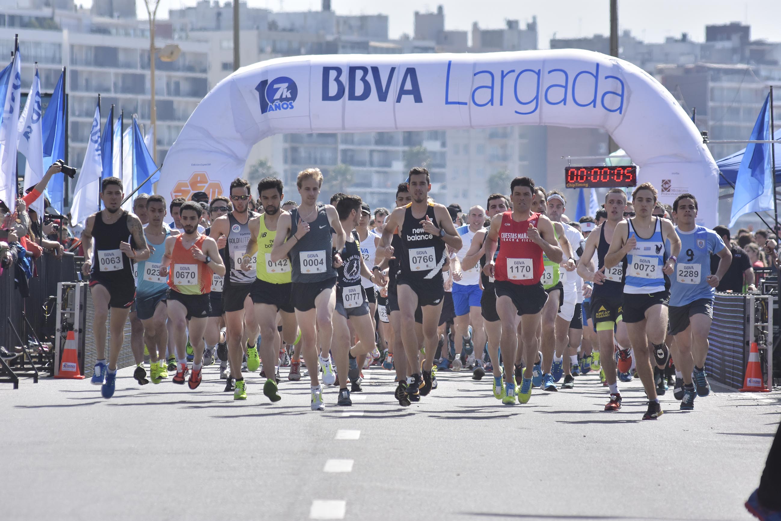 Largada carrera 7K de BBVA Uruguay