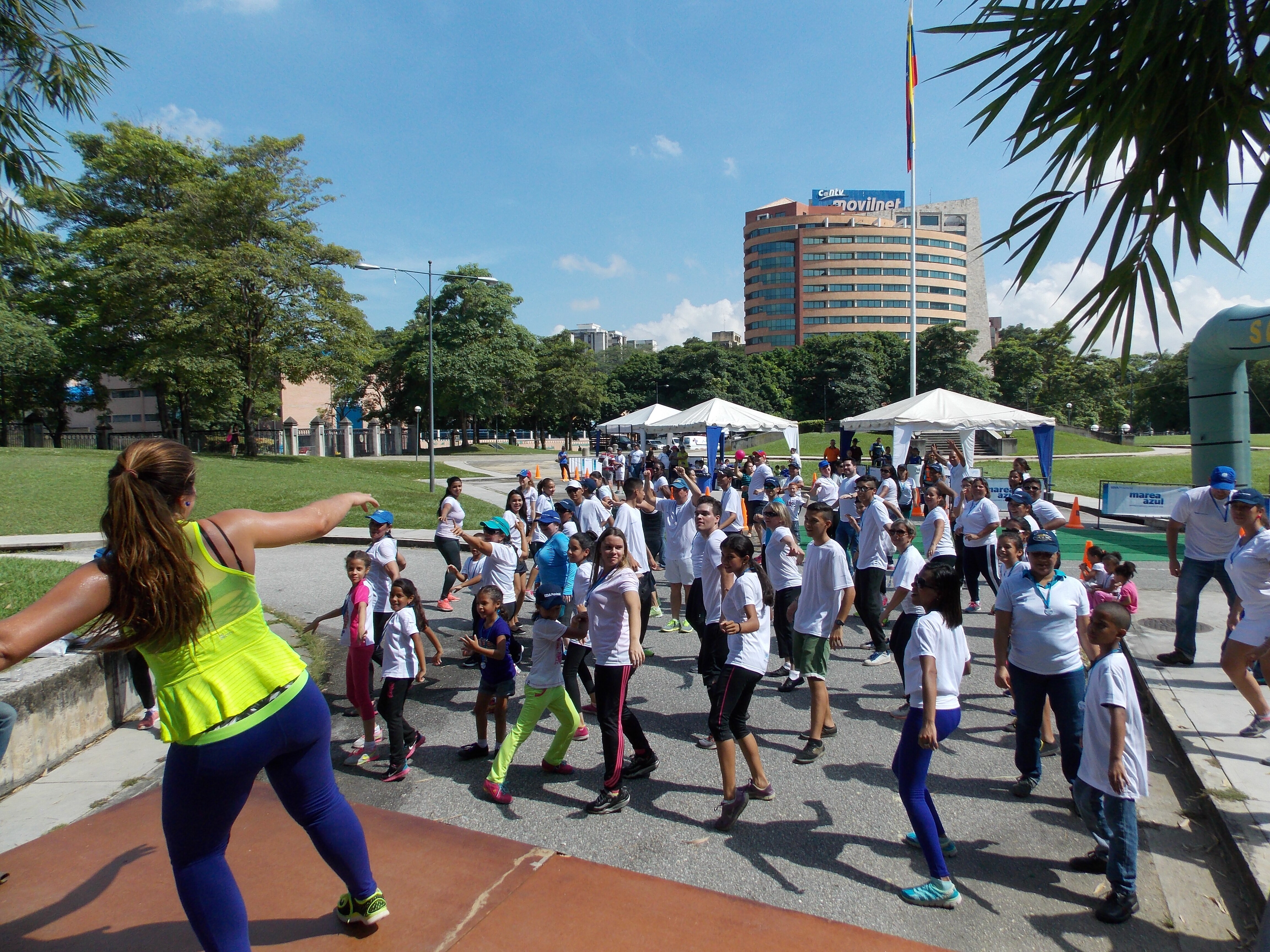 Empleados de BBVA Provincial de Valencia (Carabobo) disfrutando una jornada de Bailoterapia.