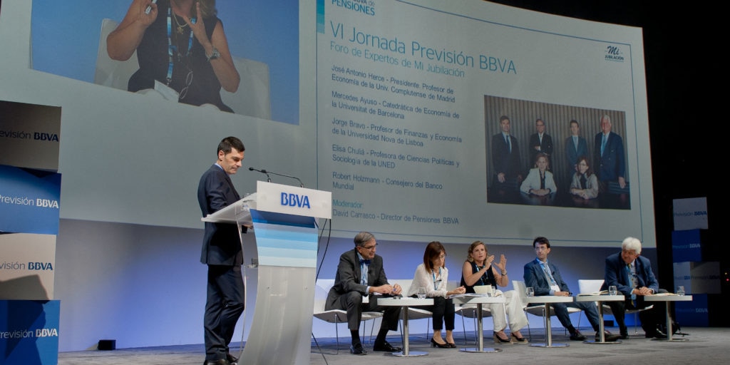 Fotografía de VI Jornada de Previsión BBVA 2016 Panel del Foro de Expertos del Instituto BBVA de Pensiones, David Carrasco, José Antonio Herce, Elisa Chuliá, Mercedes Ayuso, Jorge Bravo, Robert Holzmann