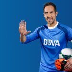Claudio Bravo, portero chileno y embajador de BBVA Chile Claudio Bravo, portero chileno y embajador de BBVA Chile