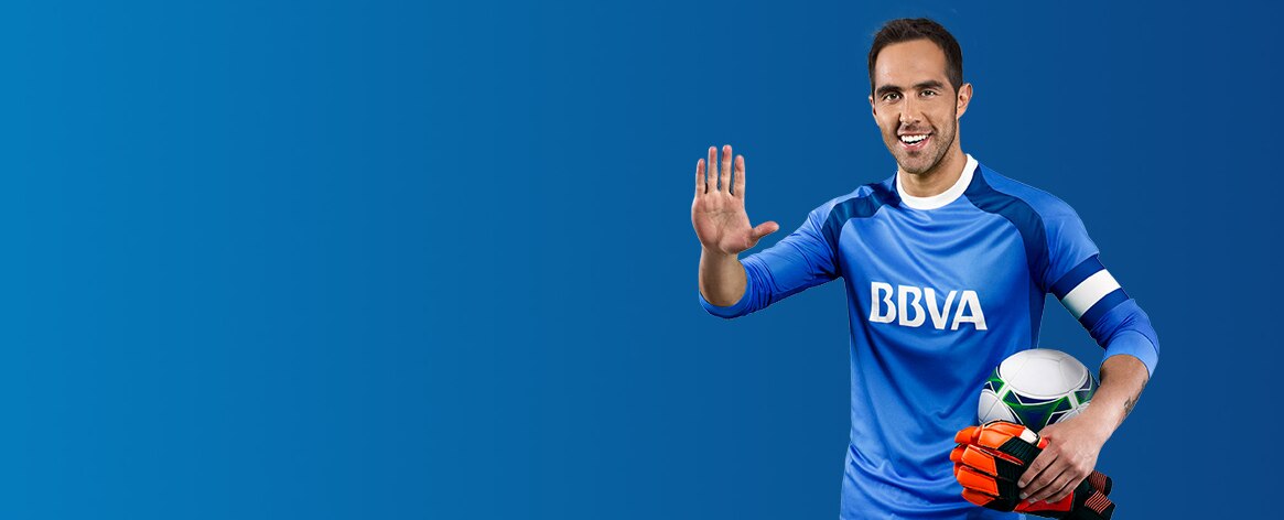 Claudio Bravo, portero chileno y embajador de BBVA Chile