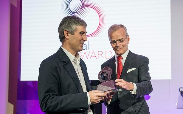 Futurizz premia la transformación de digital de BBVA en sus Digital Awarzz BVA, mejor empresa en transformación digital