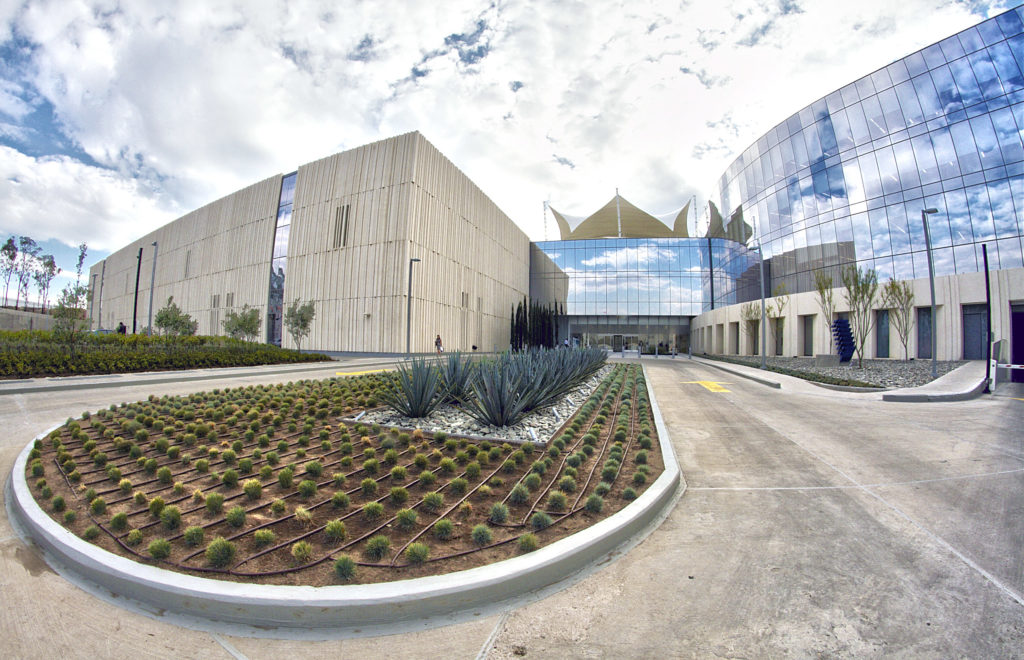 En la zona Esmeralda del Estado de México se construyó el Centro de Procesamiento de Datos del Grupo BBVA. El CPD del Lago Esmeralda en el Estado de México