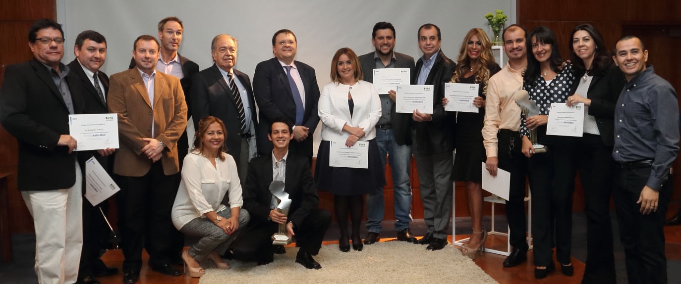 Ganadores Pymes al Éxito de BBVA Paraguay con el country manager, Agustín Antón Ganadores Pymes al Éxito de BBVA Paraguay con el country manager, Agustín Antón